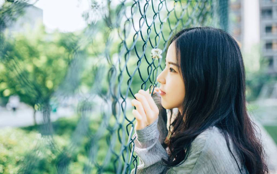 “那就这样算了？”夏侯惇忍不住道：“让我们一家来对付吕布，怎么可能？”
